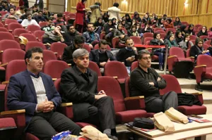 استاد فلسفه دانشگاه تبریزدر آیین رونمایی از نشریه یاکاموز : یکی از مسرات زندگی، کشف رموز و معنای آن است 
