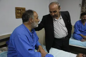 دیدار صمیمی رییس دانشگاه با جانبازان بستری دربیمارسان فجر