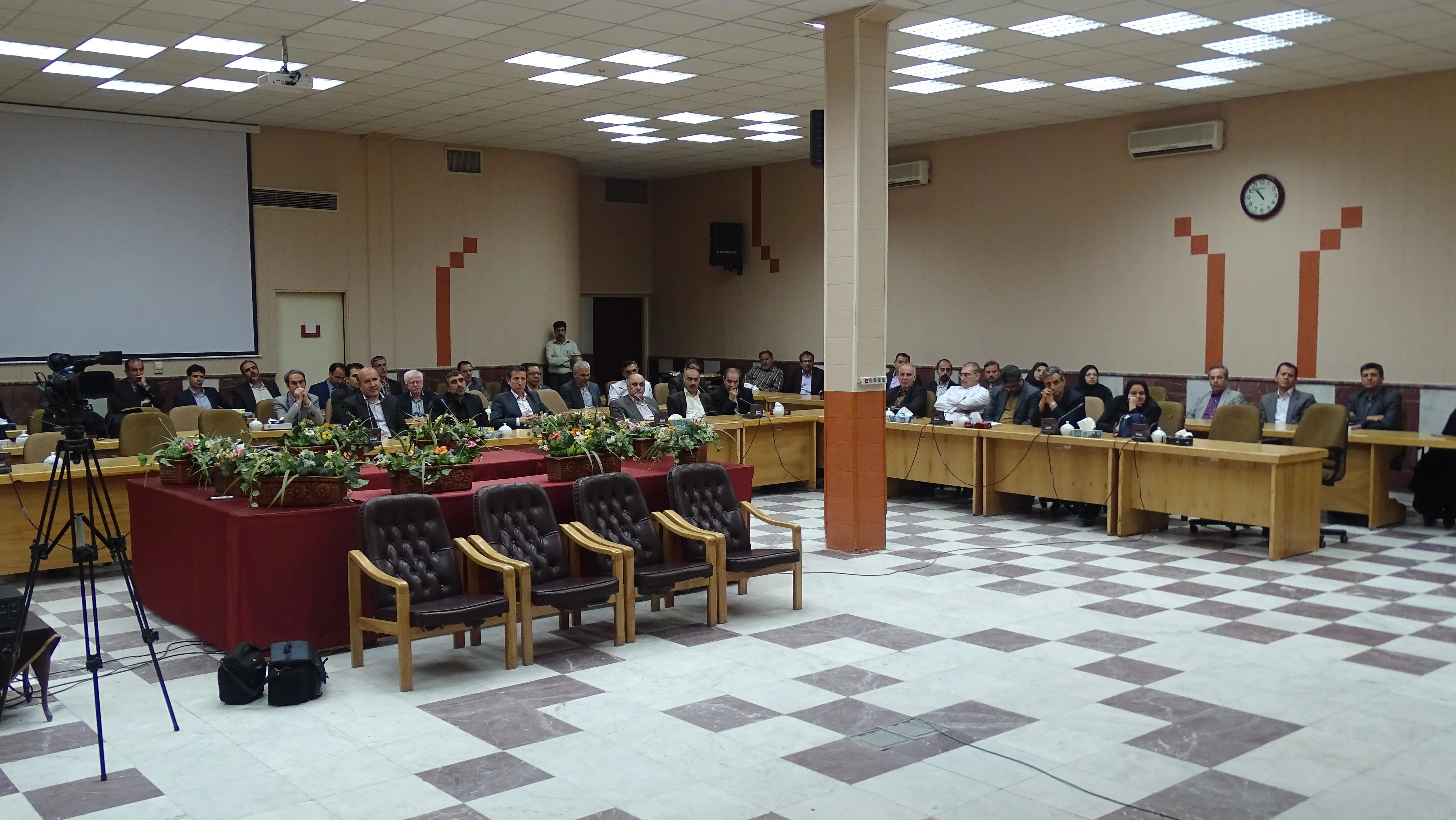 مراسم تکریم ومعارفه قائم مقام معاون آموزشی و مدیر تحصیلات تکمیلی ودبیر شورای هماهنگی وبرنامه ریزی آموزش مداوم 