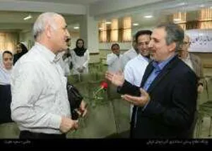 بازدید معاون سیاسی استانداری از مرکز رازی به مناسبت روز پزشک