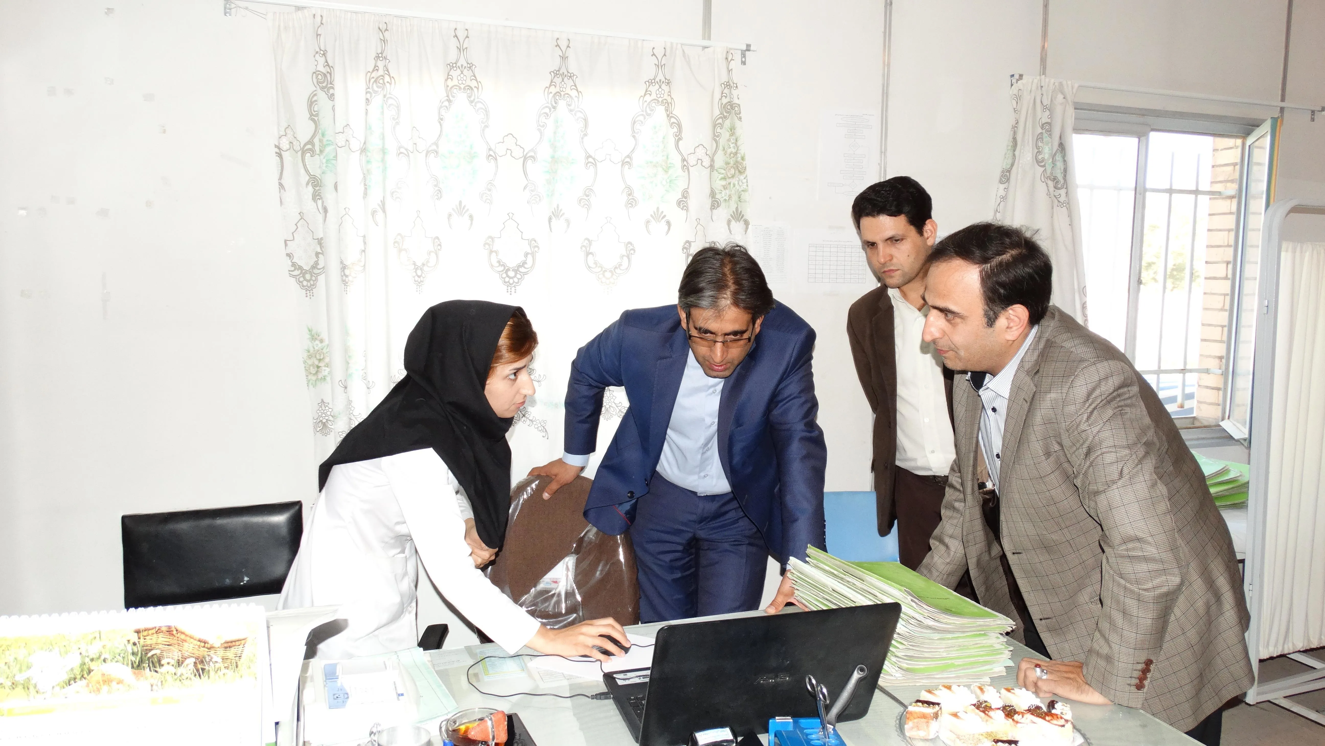 بررسی کیفیت انجام ویزیت پایه الکترونیکی در بازدید فرماندار شهرستان اسکو 