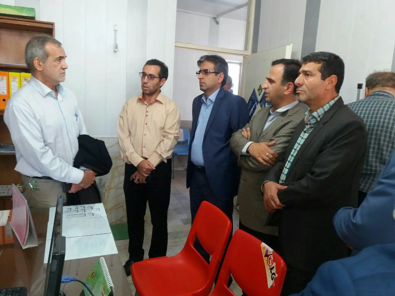 بازدید دکتر پزشکیان از مجتمع سلامت ایلخچی 