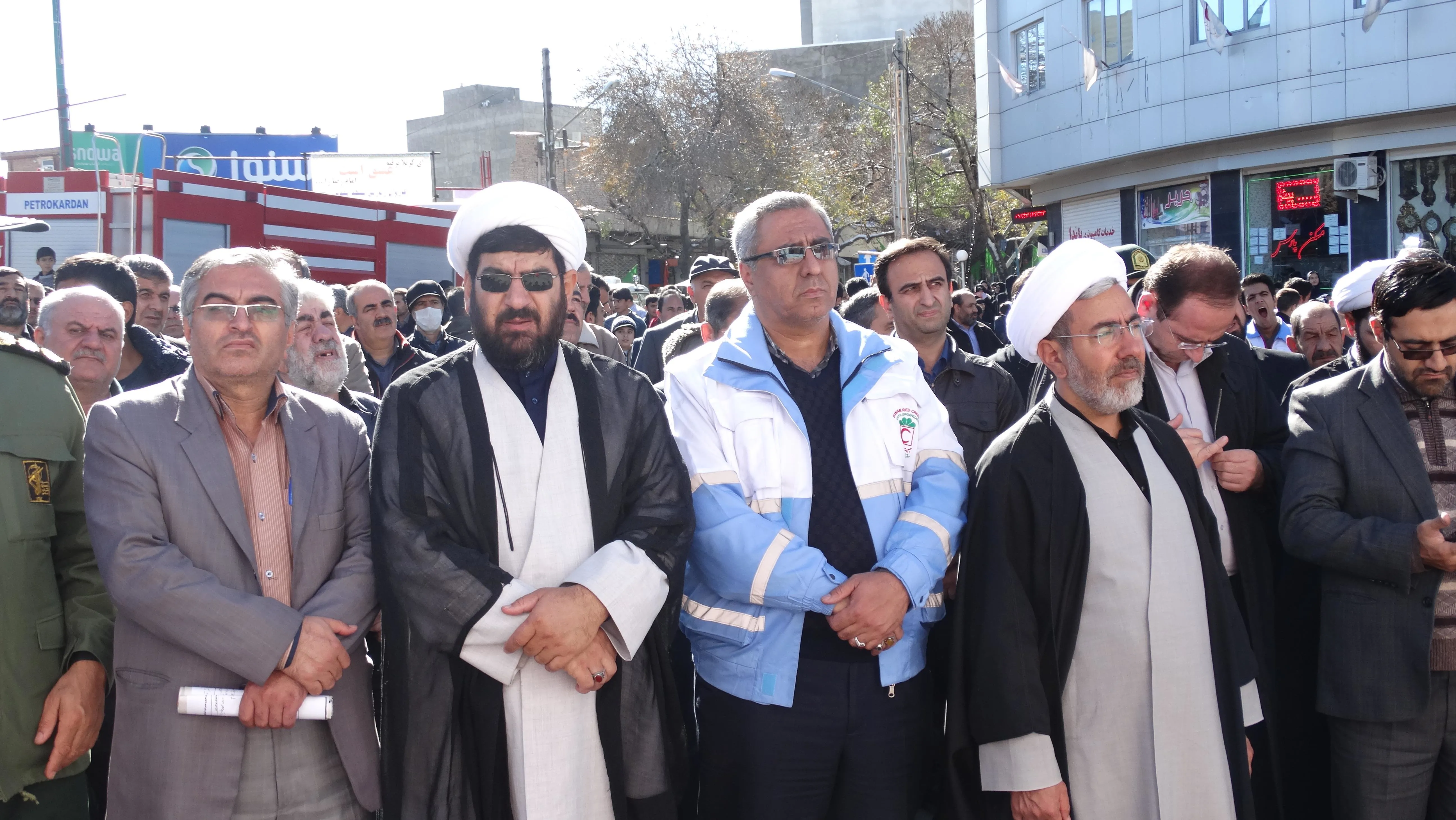 حضور کارکنان شبکه جامع و همگانی سلامت شهرستان اسکو در راهپیمایی 13 آبان ماه