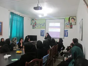 برگزاری دوره آموزشی برای آرایشگاههای زنانه در مجتمع سلامت ایلخچی 