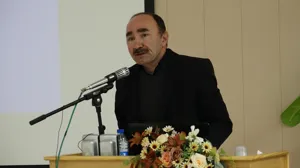 در حل مشکل بحران دریاچه‌ی ارومیه باید تبعات جهانی آن را در نظر گرفته و در سطح منطقه ای عمل کینم - 
