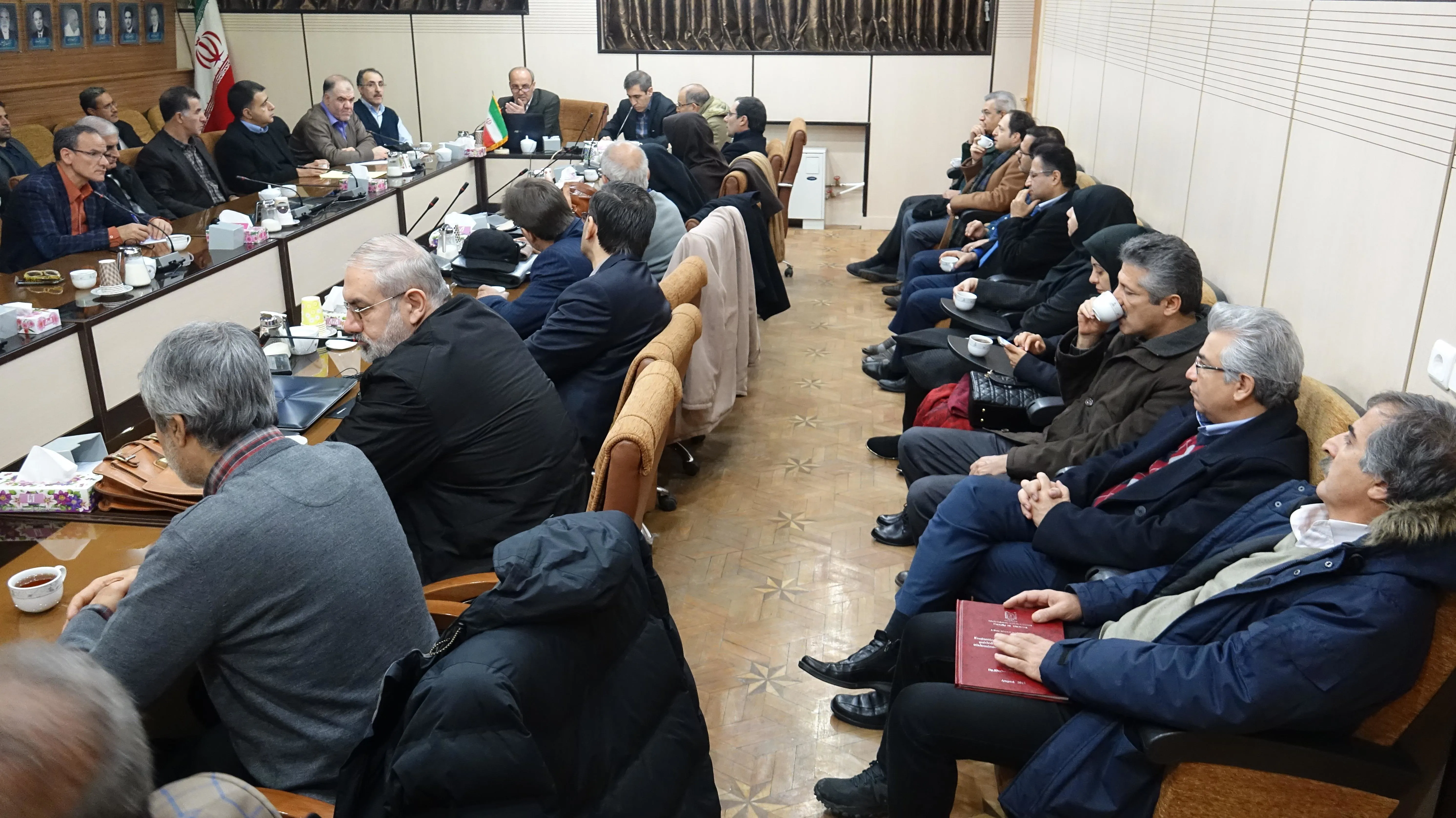 تشکیل جلسه دکترصومی با مدیران گروه های آموزشی دانشگاه