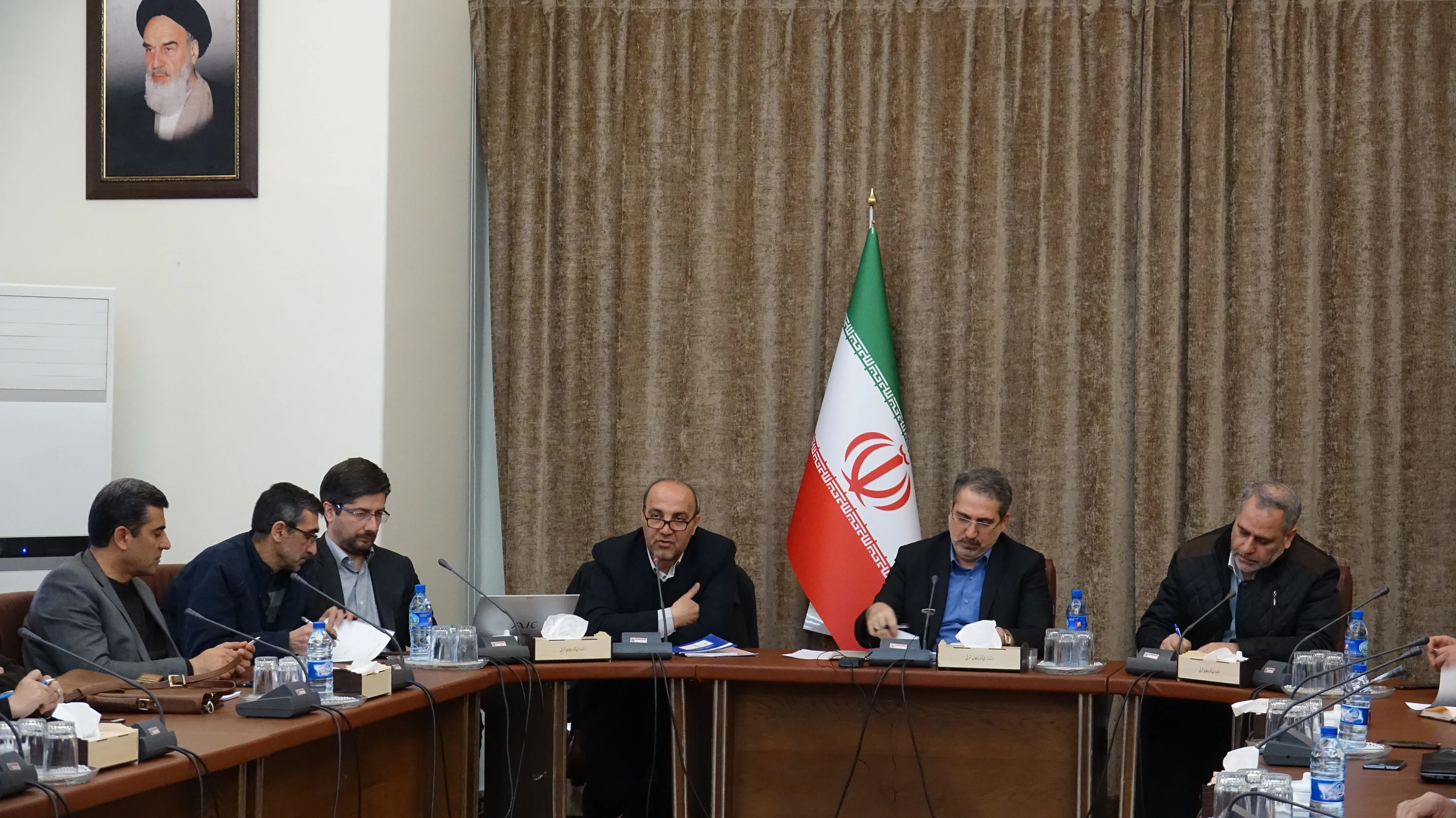 سی ویکمین جلسه کارگروه سلامت وامنیت غذایی در استانداری برگزار گردید - 