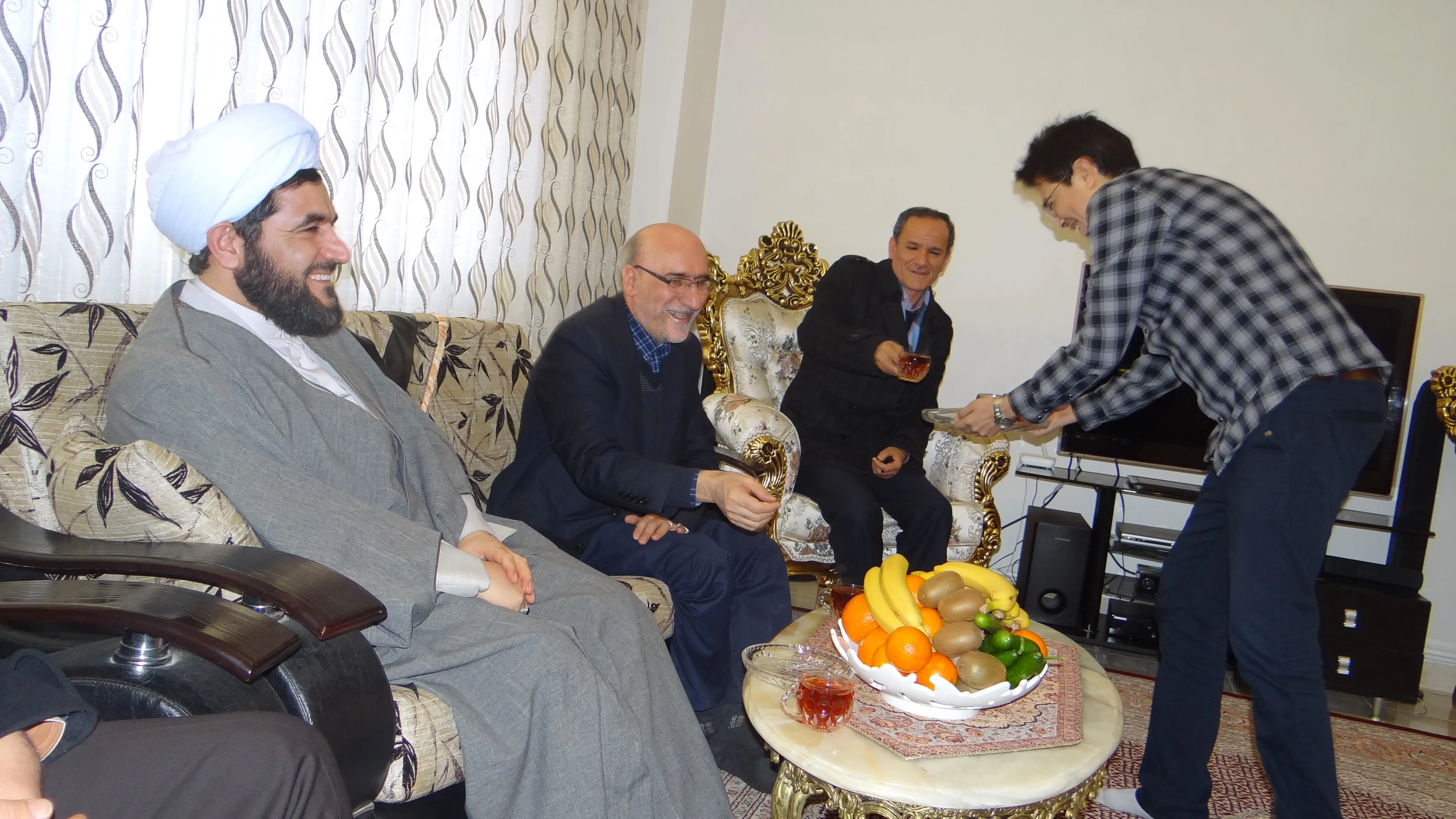 رسیدگی به مشکلات خانواده های معظم شهدا و ایثارگران وظیفه همه مسئولین دانشگاه می باشد