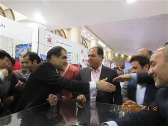 بازدید وزیر بهداشت از غرفه دانشگاه 