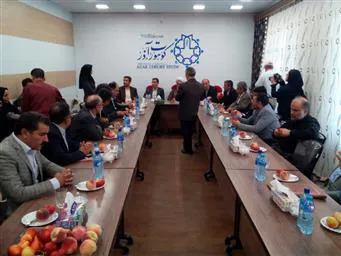 دکتر صدرالسادات از مرکز کوهورت و بخش دیالیز شهرستان خامنه بازدید به عمل آورد