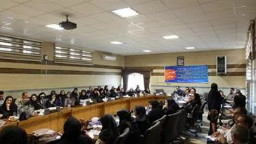 کارگاه آموزشی مراقبت از مادران باردار درشهرستان میانه 