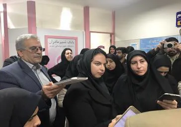 خبرنگاران از بانک شیر و بخش تغذیه وریدی(TPN) مرکز الزهرا بازدید کردند.