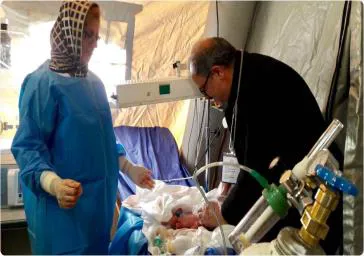 تولد نوزاد ۷ ماهه در بیمارستان صحرایی سر پل ذهاب توسط پزشک اعزامی از تبریز