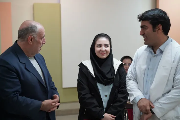 حضوررئیس دانشگاه علوم پزشکی تبریز در محل ثبت نام دانشجویان جدیدالورود