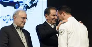 تجلیل از تکنسین اورژانس دانشگاه علوم پزشکی تبریز در مراسم نکوداشت روزملی اورژانس در تهران