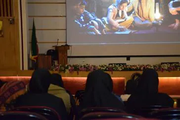 اکران فیلم سینمایی "بمب یک عاشقانه" در دانشگاه علوم پزشکی تبریز