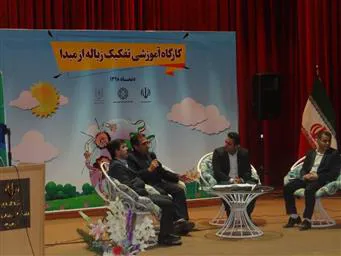 برگزاری کارگاه آموزشی یک روزه با عنوان  " تفکیک زباله از مبدا " با مشارکت و همکاری  شبکه بهداشت و درمان جلفا ، فرمانداری شهرستان جلفا و نیز شهرداری هادیشهر 