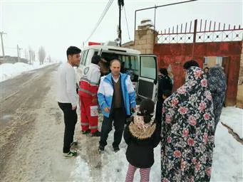 انتقال مادران باردار ترم از روستاهای دور افتاده  به بیمارستان فارابی ملکان