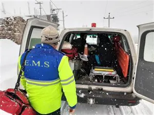 اورژانس استان آذربایجان شرقی  ناجی ۴۴مادر باردار در راههای برفی و صعب العبور