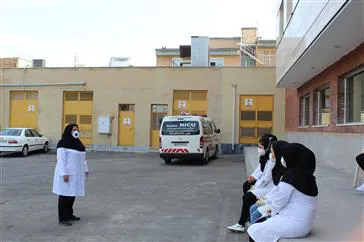 آموزش به دانشجویان در محوطه و فضای باز در روزهای کرونایی