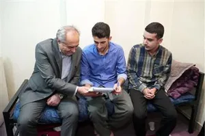 بازدید استاندار آذربایجان شرقی و مسئولان دانشگاه علوم پزشکی تبریز از خوابگاه گلستان