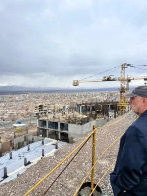 بازدید میدانی دکتر احمدرضا جودتی از سایت پروژه بیمارستان ۳۰۴ تختخوابی مرند 