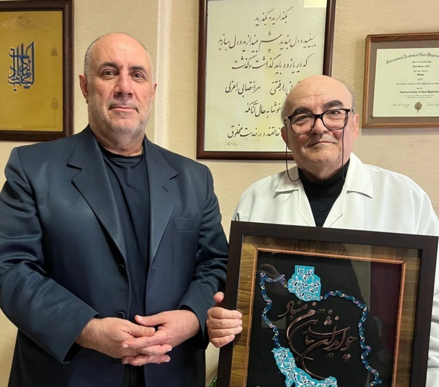 رئیس دانشگاه علوم پزشکی تبریز با استاد پیشکسوت قلب و عروق دیدار کرد