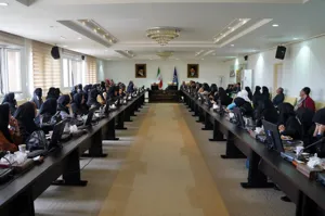 نشست رئیس و معاونان دانشگاه علوم پزشکی تبریز با کارکنان در حوزه ریاست برگزار شد