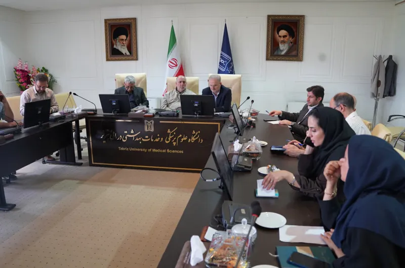 با حضور رئیس دانشگاه علوم پزشکی تبریز، نشست وبیناری اجرای برنامه پزشک خانواده و نظام ارجاع برگزار شد