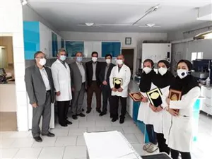 تقدیر مدیر شبکه بهداشت و درمان شبستر از کادر آزمایشگاه بمناسبت روز آزمایشگاه