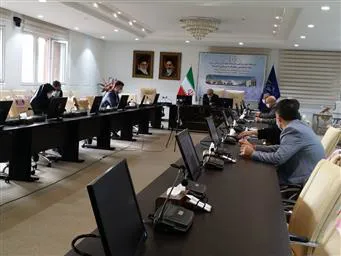 بررسی آخرین وضعیت مدیریت بیماری کرونا  و برنامه واکسیناسیون علیه بیماری کرونا 