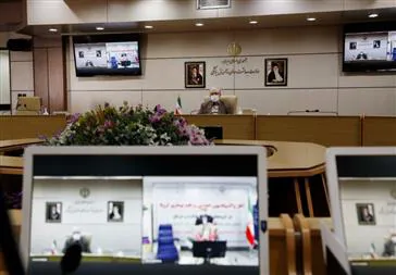 سالمندان را از دورترین روستاها تا کنج خانه‌ها واکسینه می‌کنیم