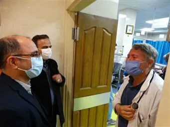 معاون تحقیقات و فناوری دانشگاه از بخشهای مختلف بیمارستان اسکو (بخش جنرال، اورژانس،بخش درحال احداث جامع رادیولوژی،آزمایشگاه، بخش سونوگرافی و...) و مرکز خدمات جامع سلامت سهند بازدید کرد.