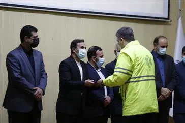 ​​​​​​​تجلیل استاندار آذربایجان شرقی از رئیس اورژانس استان