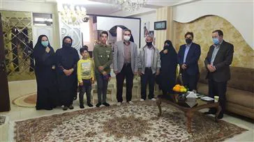 دیدار معاونین دانشگاه علوم پزشکی تبریز با خانواده مدافع سلامت شهید حمید فخیم