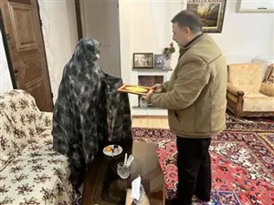 مادران و همسران شهدا حق بزرگی بر گردن جامعه و ملت دارند