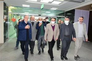 بازدید معاون درمان وزارت بهداشت، درمان و آموزش پزشکی از بخش های تخصصی مرکز آموزشی، درمانی شهید مدنی تبریز