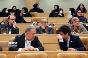 انتخاب مرکز تحقیقات تغذیه به عنوان مرکز تحقیقات برتر در جشنواره رازی