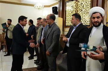 کارگران نمونه دانشگاه علوم پزشکی تبریز مورد تجلیل قرار گرفتند