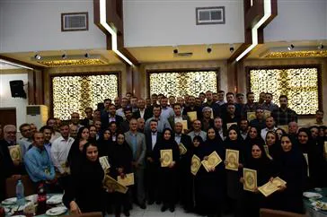 کارمندان نمونه دانشگاه علوم پزشکی تبریز مورد تجلیل قرار گرفتند