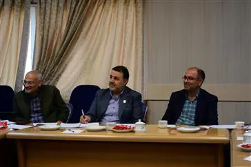 برگزاری نشست هم اندیشی رئیس دانشگاه علوم پزشکی تبریز با اساتید گروه آموزشی فیزیولوژی دانشکده پژشکی 