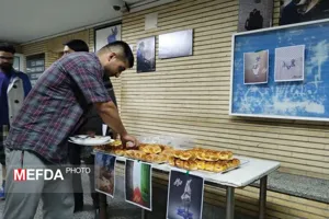 برپایی مراسم جشن و پخش شیرینی بین دانشجویان خوابگاهی به مناسبت پیروزی مردم فلسطین+ تصاویر