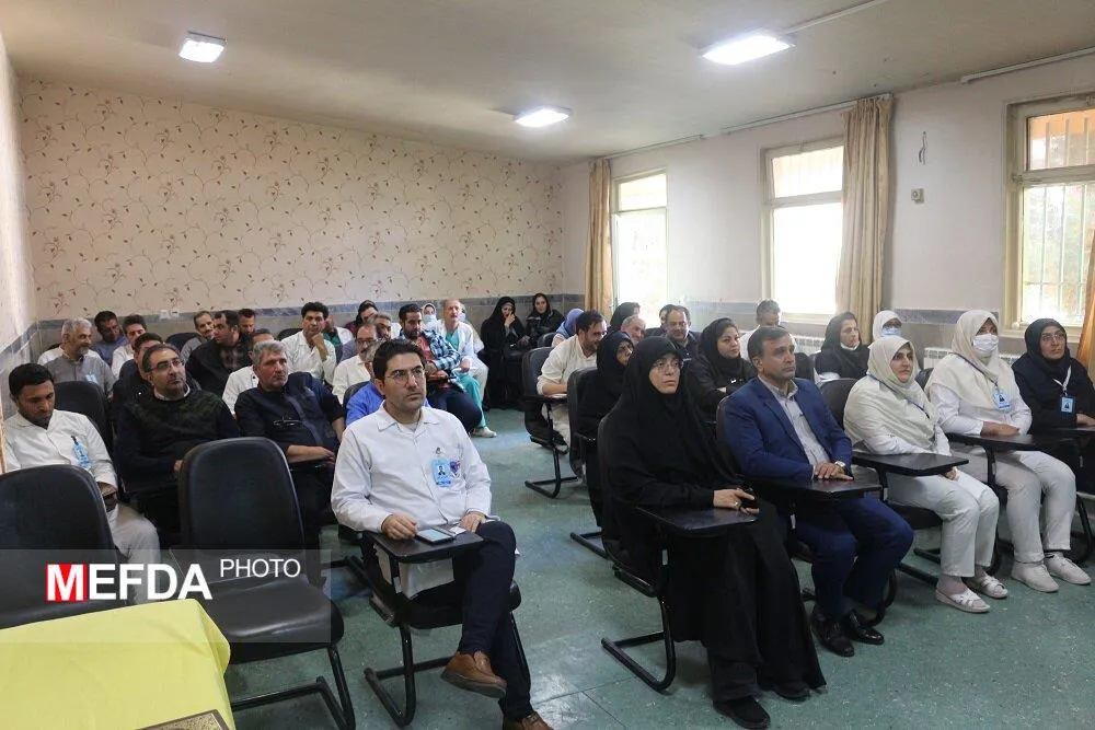 کارگاه آشنایی با مبانی اخلاق حرفه ای و بیمار مداری ویژه کارکنان مرکز آموزشی درمانی شهدا تبریز