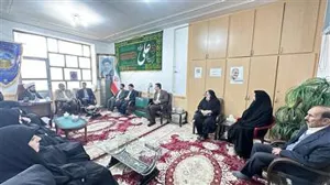 دیدار رئیس شبکه بهداشت و درمان به همراه مدیر اداره پرستاری و پرستاران نمونه بمناسبت هفته گرامیداشت مقام پرستاربا امام جمعه ولایی شهرستان