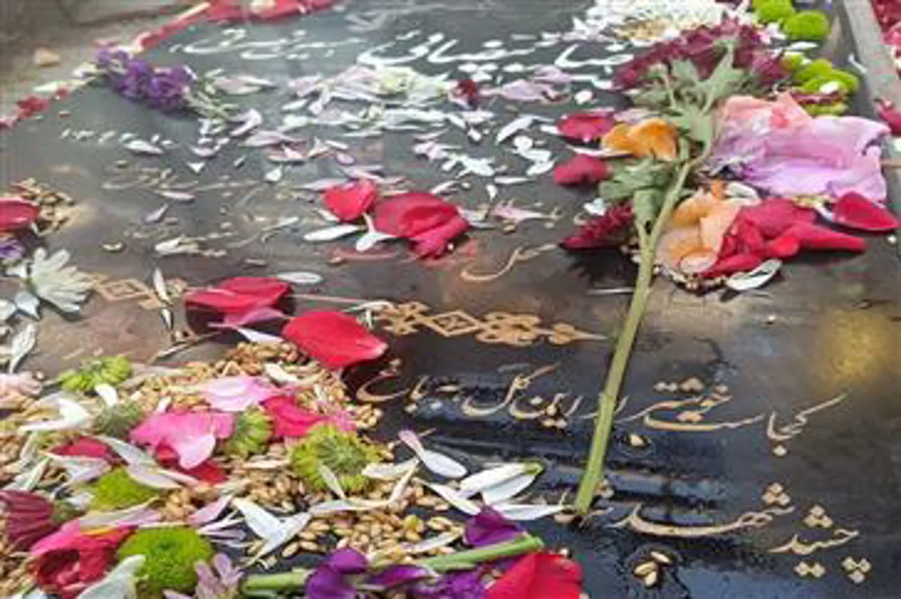 بازدیدی معنوی از گلزار شهدای وادی رحمت