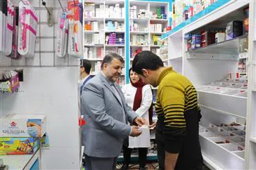بازدید نوروزی رئیس دانشگاه علوم پزشکی تبریز از داروخانه های شبانه روزی استان