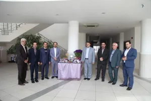 دکتر نقی پور با حضور در محل معاونت بهداشت دانشگاه، فرا رسیدن عید نوروز را تبریک گفتند
