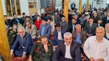 حضور گسترده و پر شور همکاران شبکه بهداشت و درمان  در  نماز جمعه و راهپیمائی روز جمعه