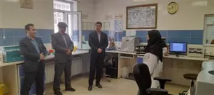 حضور ریاست شبکه بهداشت ودرمان، معاون بهداشتی، مدیر بیمارستان وجمعی از کارشناسان شبکه بمناسبت ۳۰ فروردين ماه  وتبریک روز آزمایشگاه به همکاران پرتلاش آزمایشگاه‌های بهداشت و بیمارستان وتجلیل از همکاران شاغل