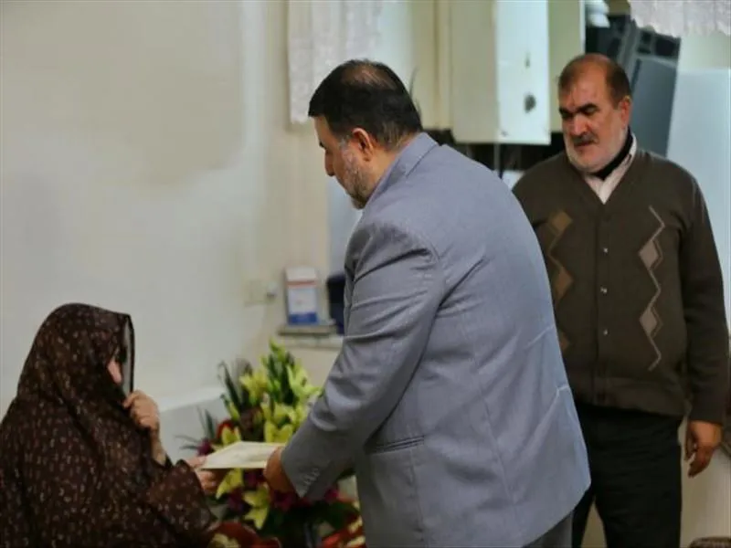 همه ما مدیون خون مطهر شهدا و صبر و استقامت مادران و همسران شهدا هستیم.